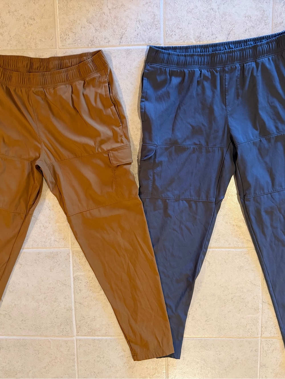 ALL IN MOTION Joggers - Picture 2 of 4